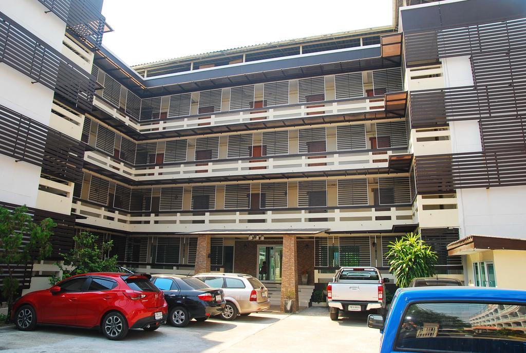 Ze Residence Bangkok Bagian luar foto