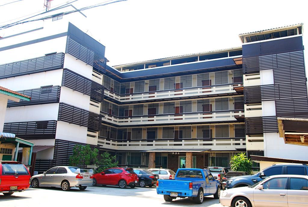 Ze Residence Bangkok Bagian luar foto