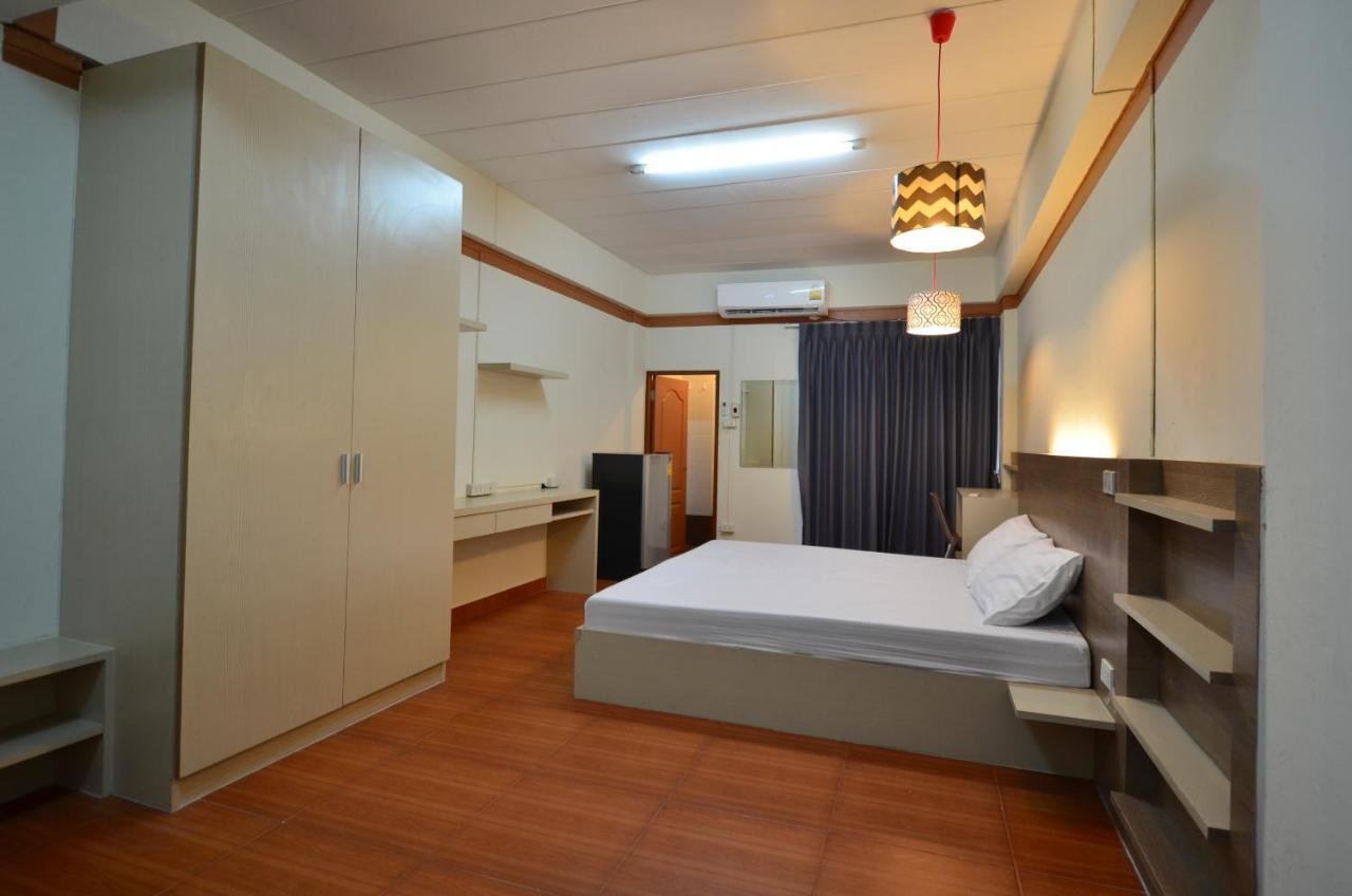 Ze Residence Bangkok Bagian luar foto