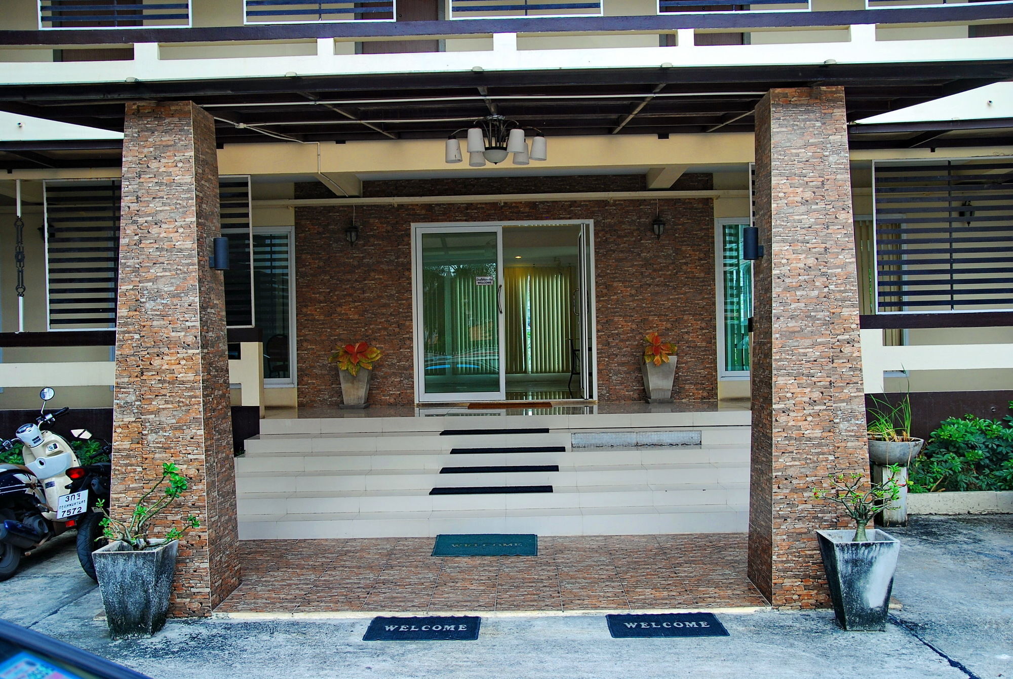 Ze Residence Bangkok Bagian luar foto