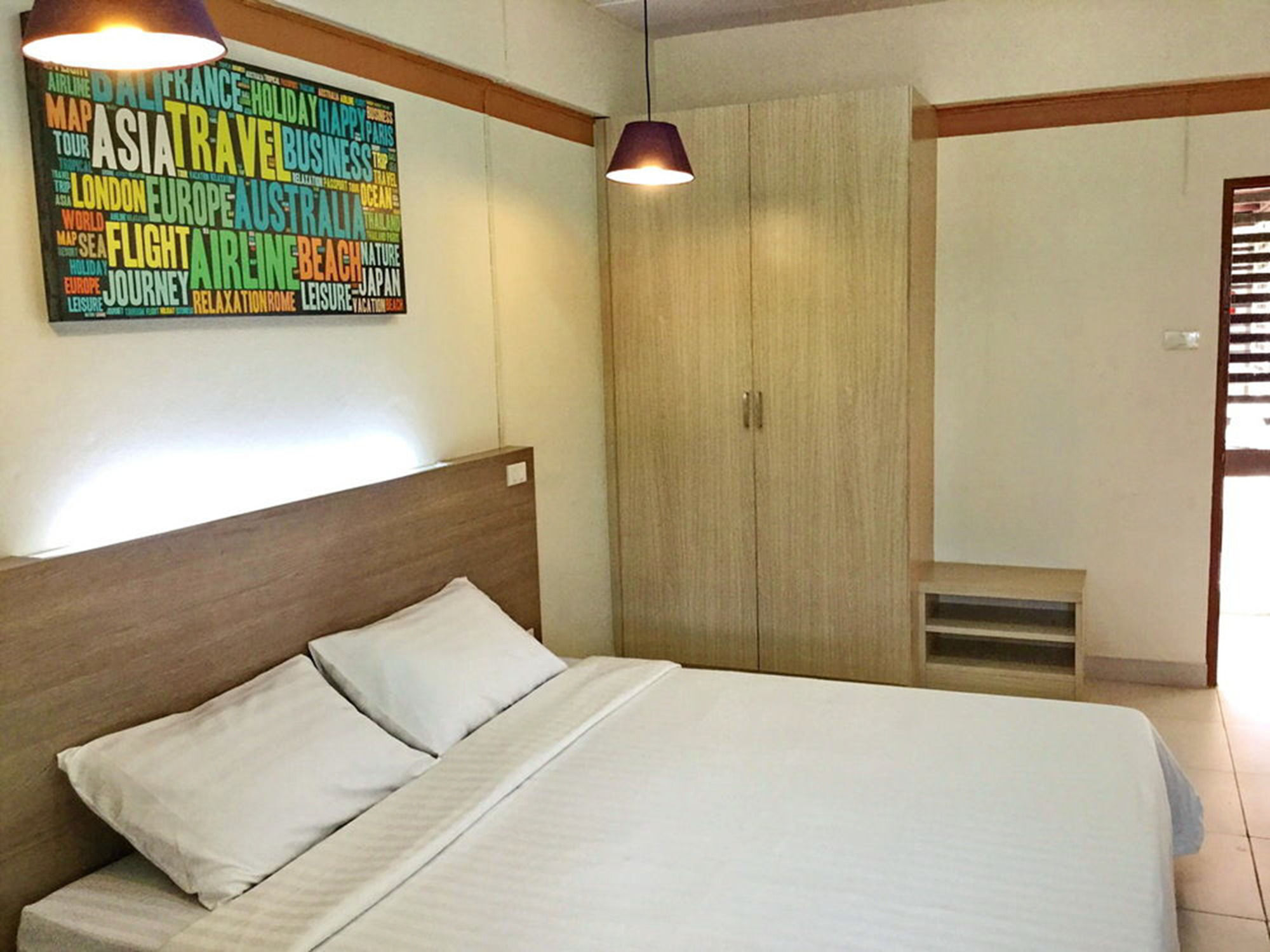 Ze Residence Bangkok Bagian luar foto